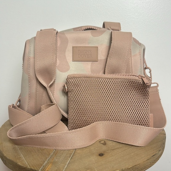 Dagne Dover Patterned Shoulder Bag Pink Camo - Picture 4 of 10